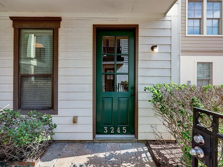 3245 Maxroy St — Photo 31