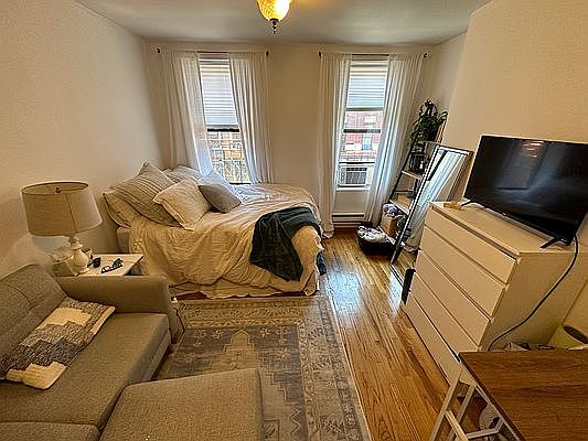 4th image of 148 Orchard St APT 12