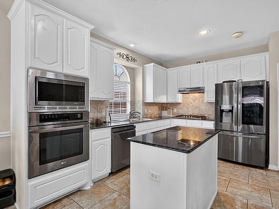 4th image of 5425 Rolling Meadows Dr