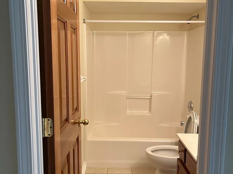 494 Radcliff Dr — Photo 5