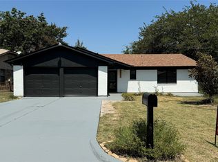 4413 Tiptop St, Haltom City, TX 76117