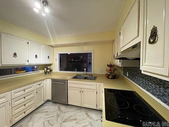 2nd image of 20 Plainview Dr
