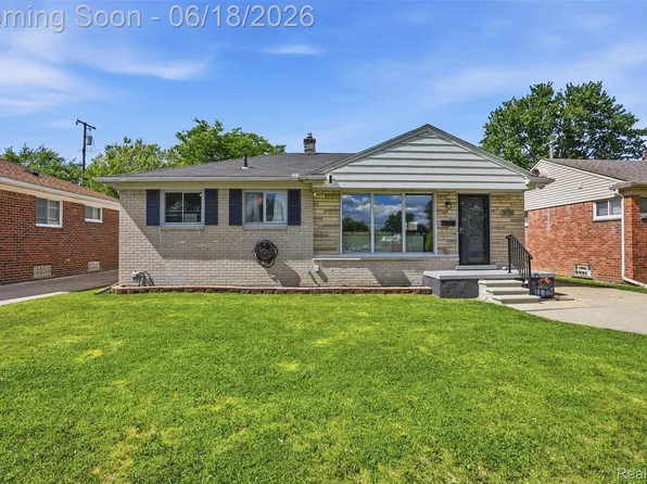 18301 Marquette St, Roseville, MI 48066