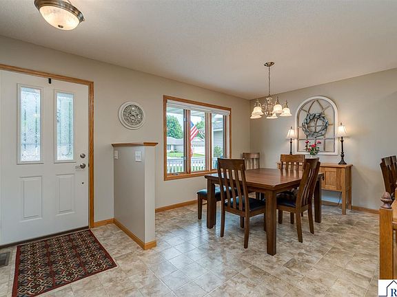 4th image of 129 Cameo Ln