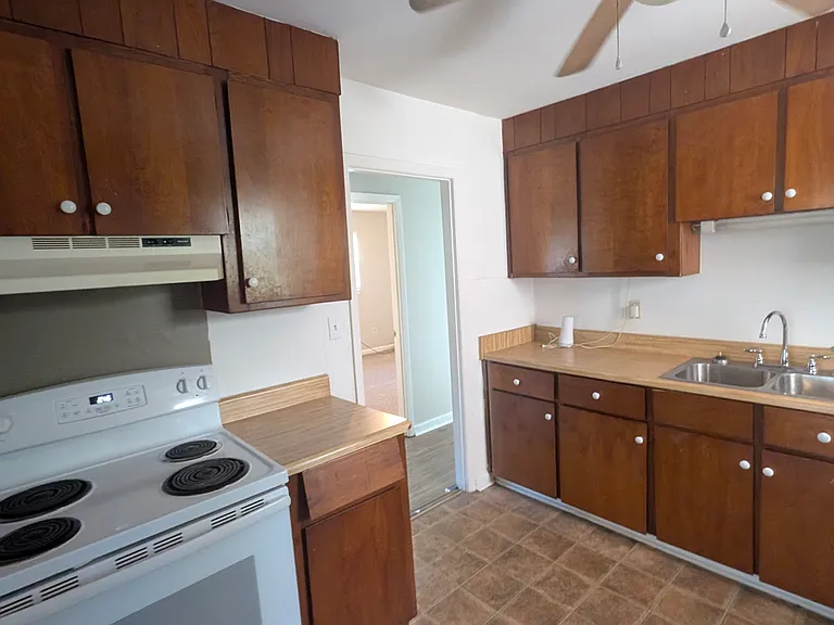 404 Carolina Ave — Photo 6