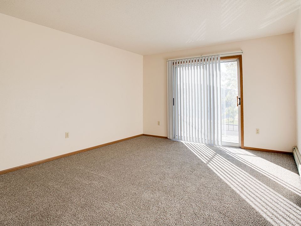 Dock 9 Apartments Living