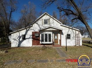 216 E Water St, Meriden, KS 66512