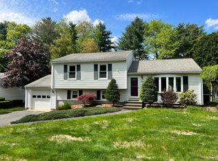 257 Ellendale Cir, Springfield, MA 01128