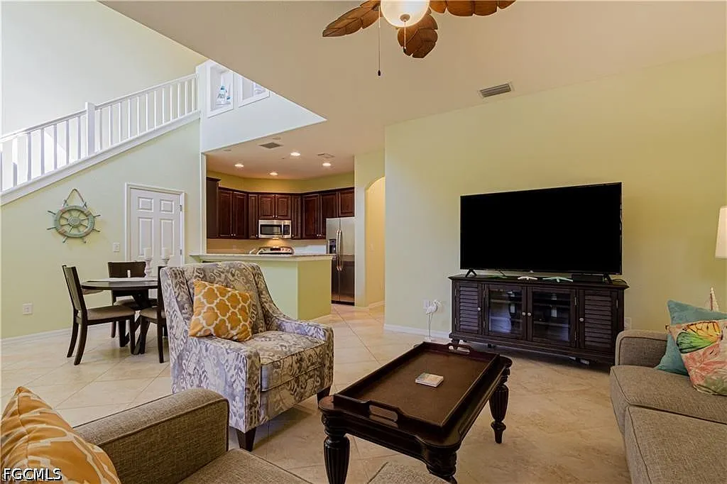 2 bed, 2.5 bath, 1361 sqft, $6,200 — Photo 4