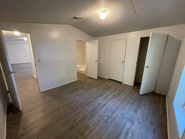 9830 SE 164th Pl — Photo 6