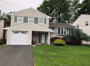 24 Van Ness Ct, Clifton, NJ 07013