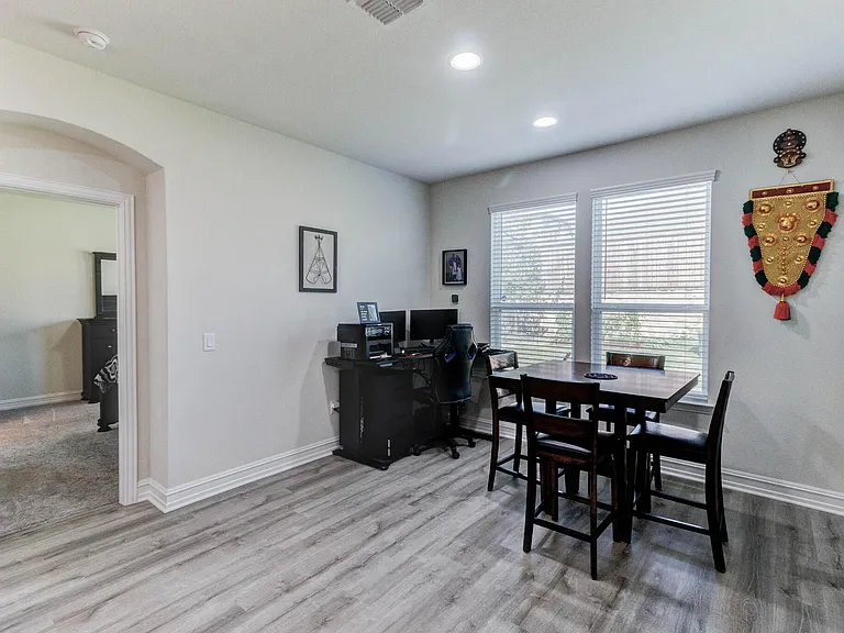 2808 Southampton Dr — Photo 11