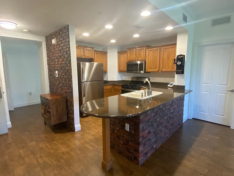 1591 Heritage Crossing Ct #G — Photo 10