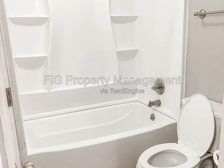 1433 Stratford Rd #10 — Photo 5