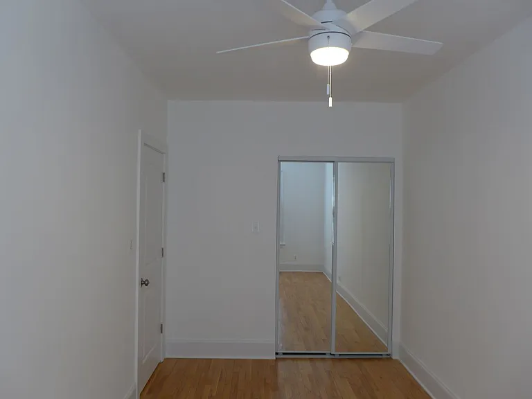 Linder/ Lawrence Apartments — Photo 14