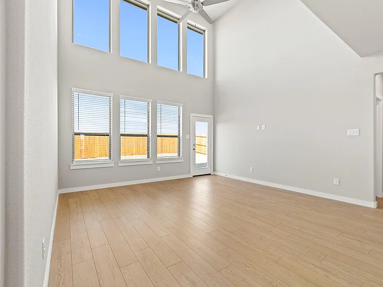 102 Travine Dr — Photo 6