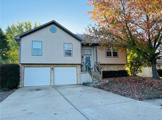 803 SW Graystone Dr, Grain Valley, MO 64029