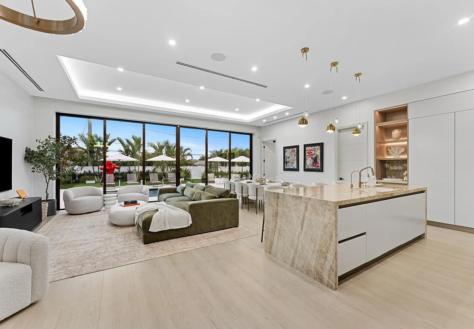 4 bed, 4.0 bath, 2954 sqft, $30,000 — Photo 4