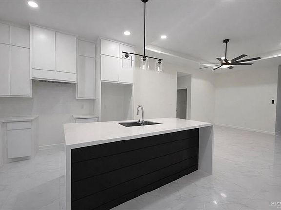 4th image of 901 La Laguna Rd