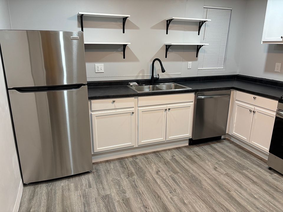 1st image of 5095 Minerva Ave #2B
