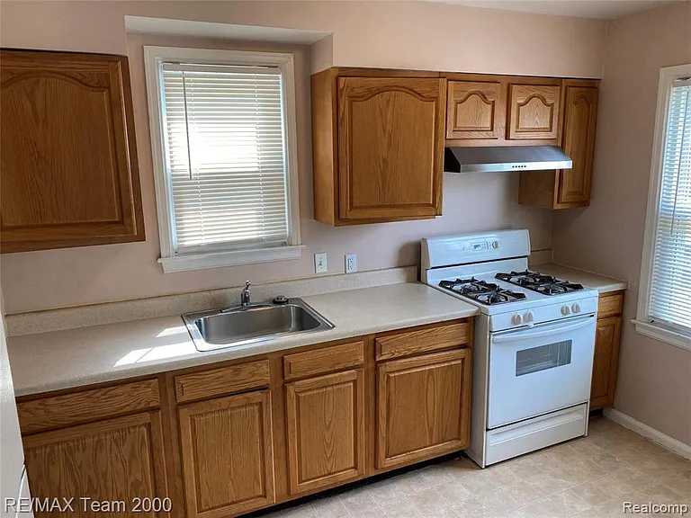 24800 Cooke St — Photo 4