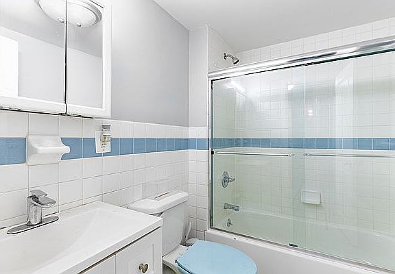 4th image of 1185 Jefferson Ave #1