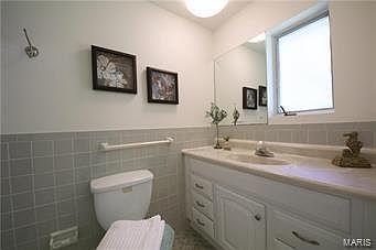 3rd image of 831 Wenneker Dr
