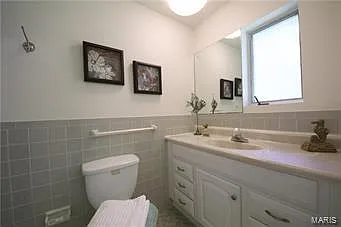 831 Wenneker Dr — Photo 3