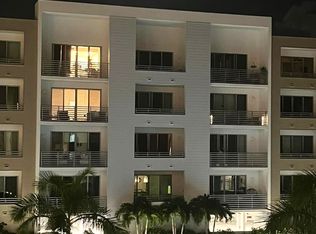 1703 N Tamiami Trl #303, Sarasota, FL 34234