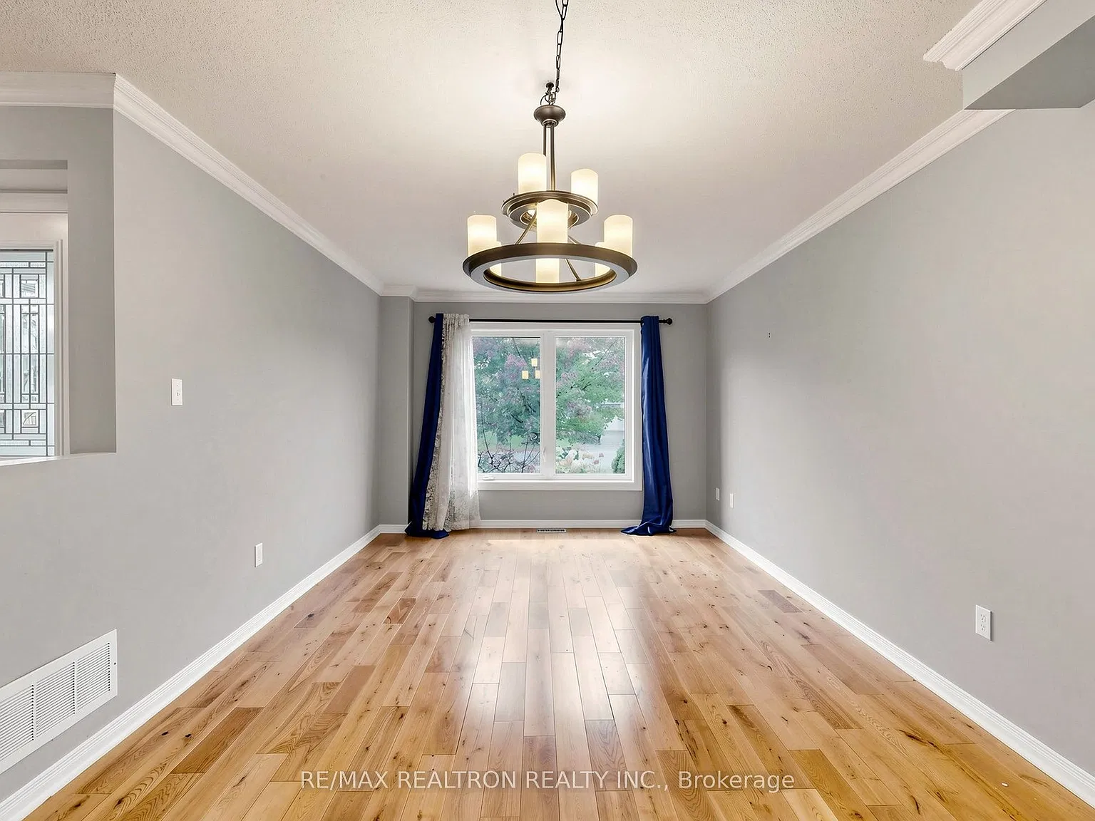 5 bed, $2,900 — Photo 4