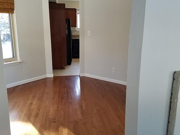 5th image of 309 Sunflower Ct #B
