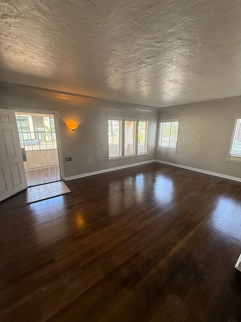 Beautiful 3 Bedroom La Mesa Home — Photo 3