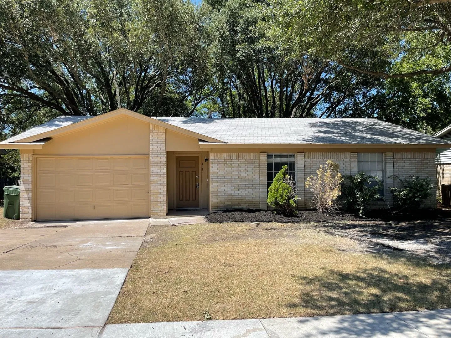 1517 Vanderbilt Dr Arlington TX 76014 — Photo 1