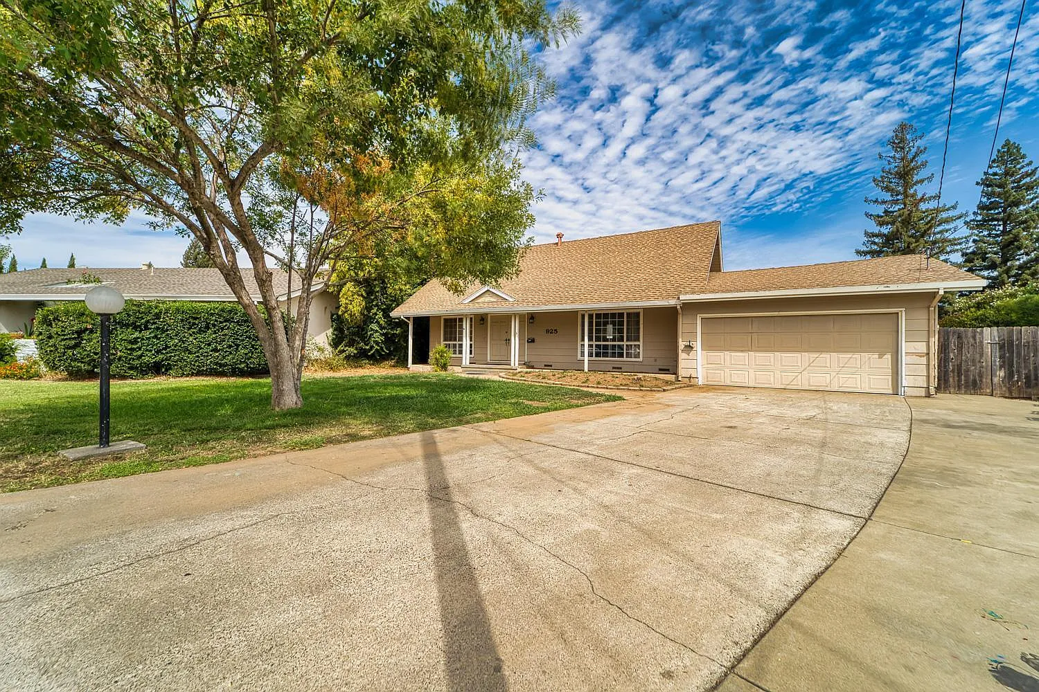 925 Starlite Ln photo 1