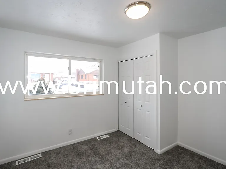 5856 S 157 W — Photo 13