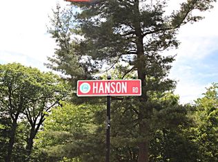 6 Hanson Rd, Saugus, MA 01906