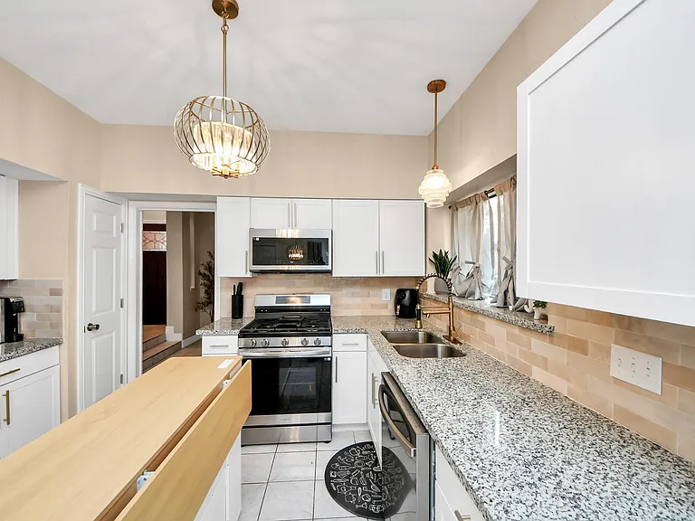 12334 Misty Laurel Dr — Photo 9