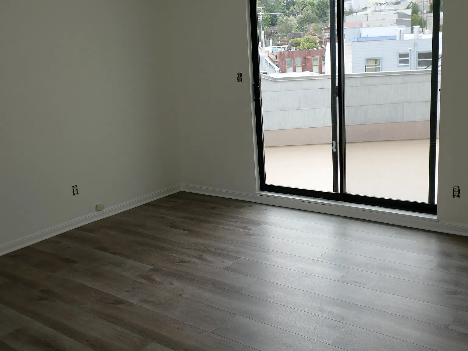 2 bed, 1100 sqft, $6,000 — Photo 3