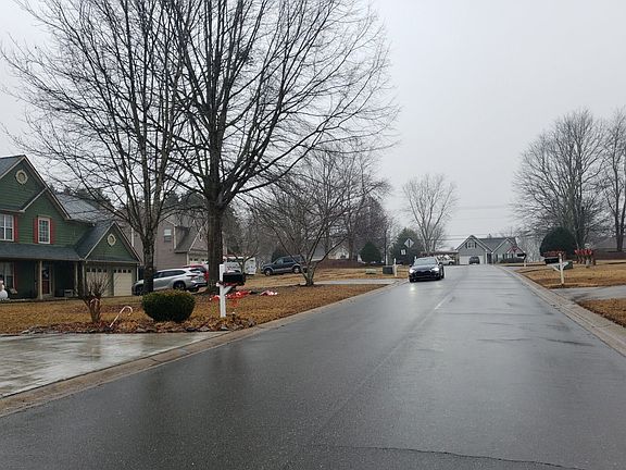 4th image of 6100 Carriage Ct