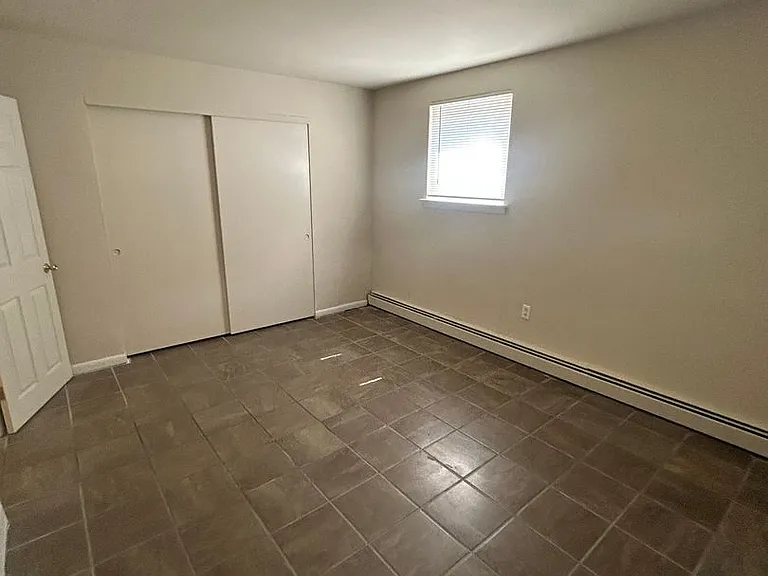 556 Chester Pike — Photo 11