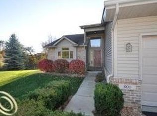 801 Mildred J Ct, Brighton, MI 48116