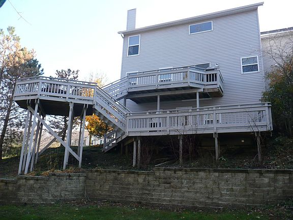 2nd image of 114 Thornapple Trl