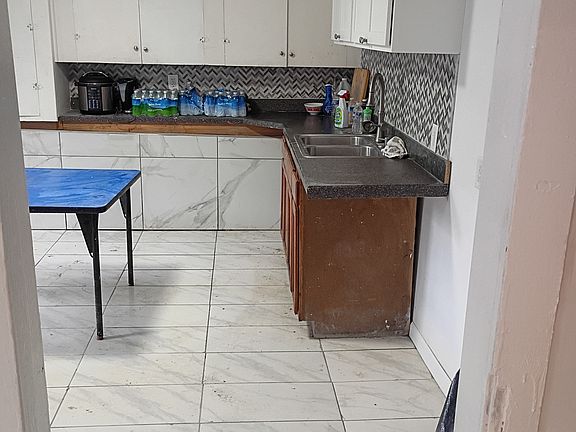 5th image of 188 Mahanoy St #2