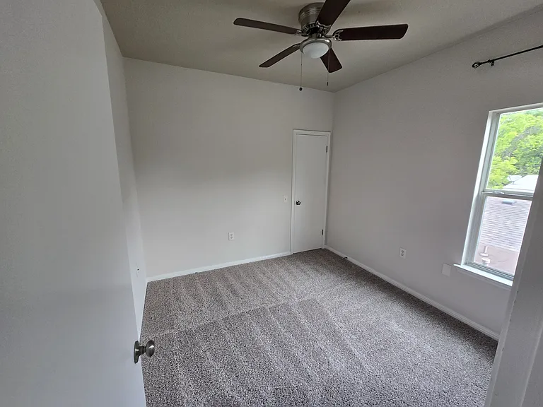 1604 Singleton Ave #A — Photo 24