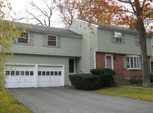 41 Gregory Rd, Wakefield, MA 01880