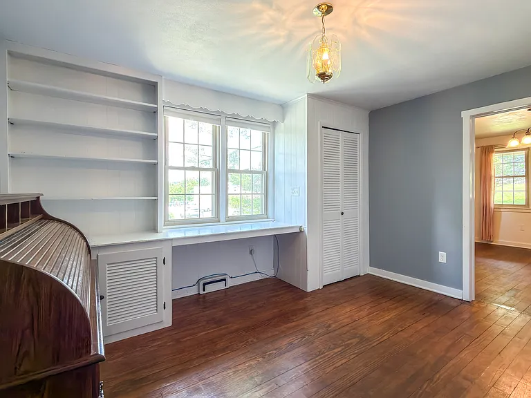 1011 Reading Rd — Photo 9