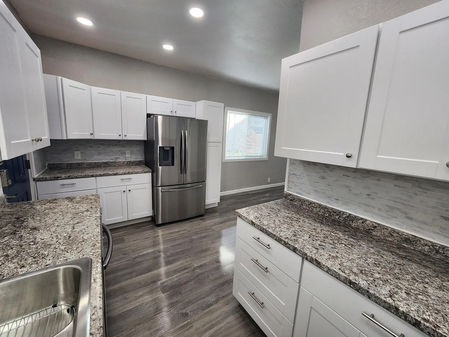 2 bed, 900 sqft, $1,600 — Photo 4