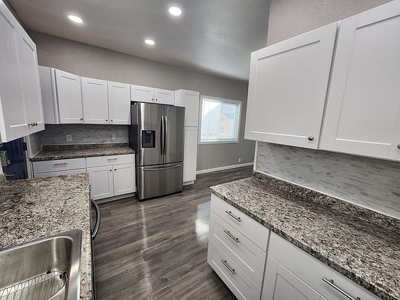4th image of 1113 E 1st St #2