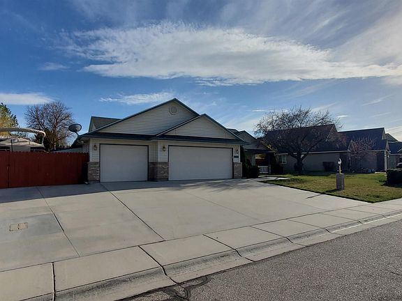 3rd image of 733 W Wildrye Ct