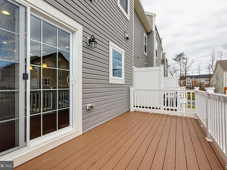 1314 Hawthorn Dr — Photo 14